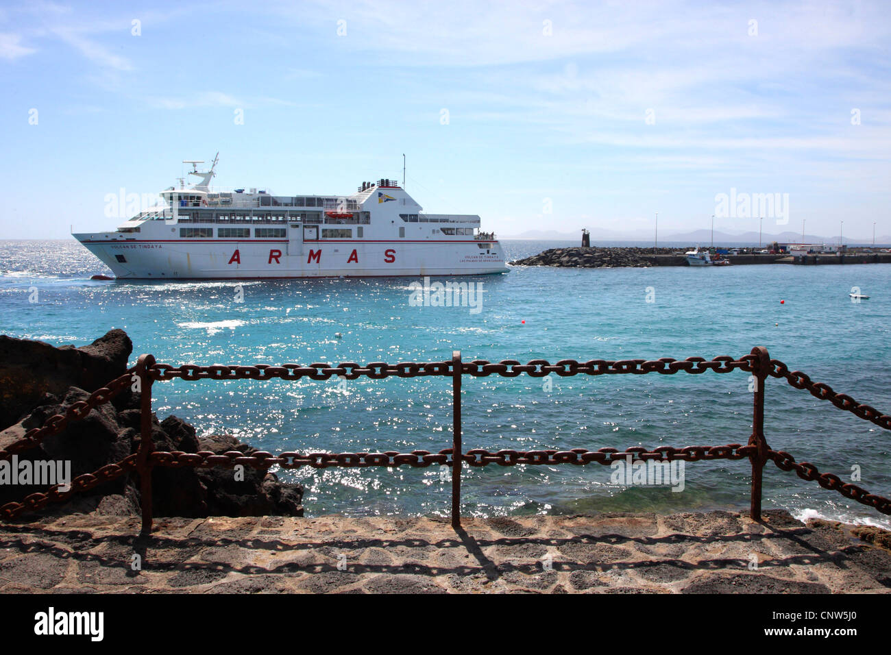 Le port ferry de Playa Blanca, Lanzarote, Îles Canaries Banque D'Images