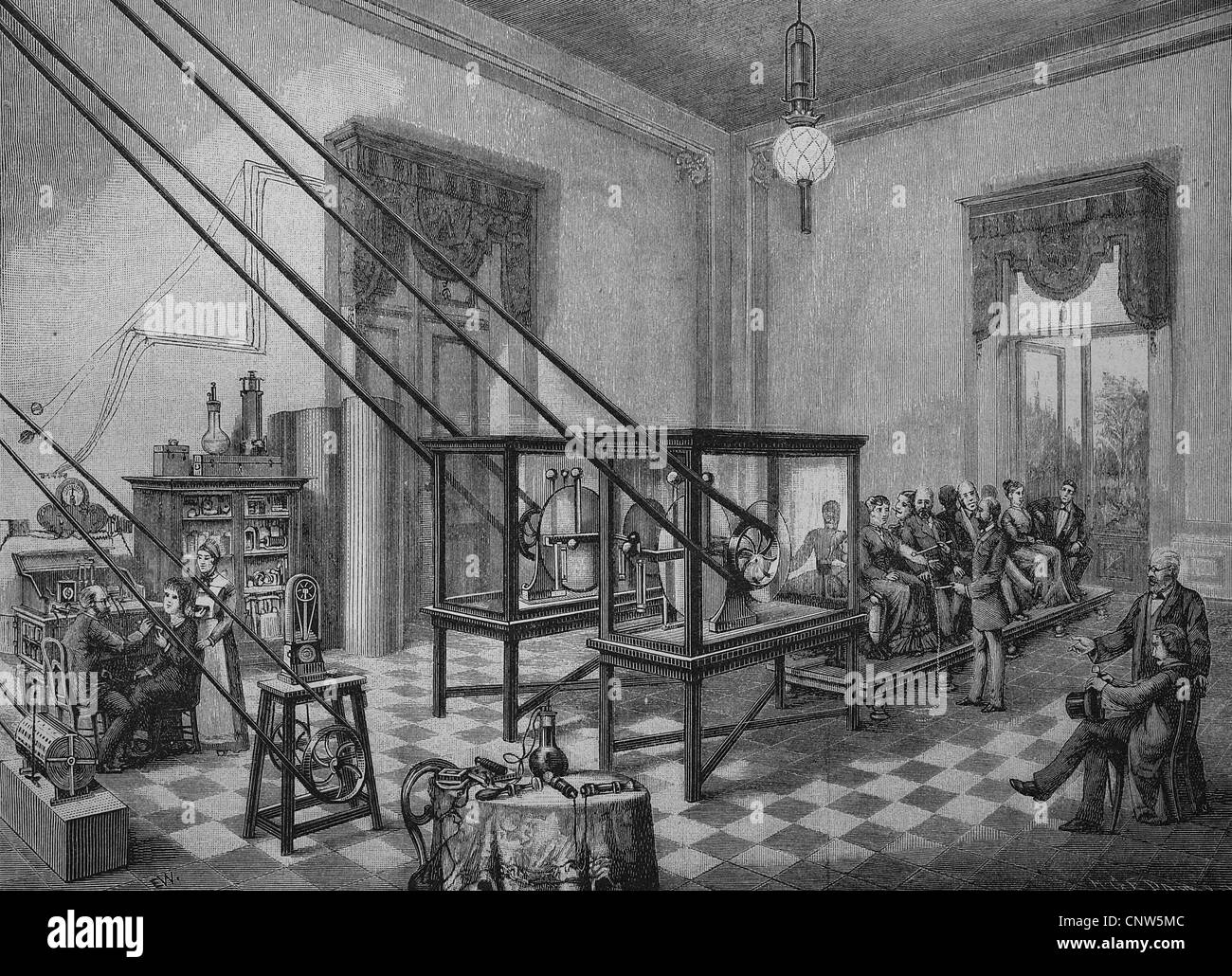 Traitement médical dans l'armoire électrique de la thérapeutique de Charcot, 1825 - 1893, un neurologue français, à la Salpet Banque D'Images