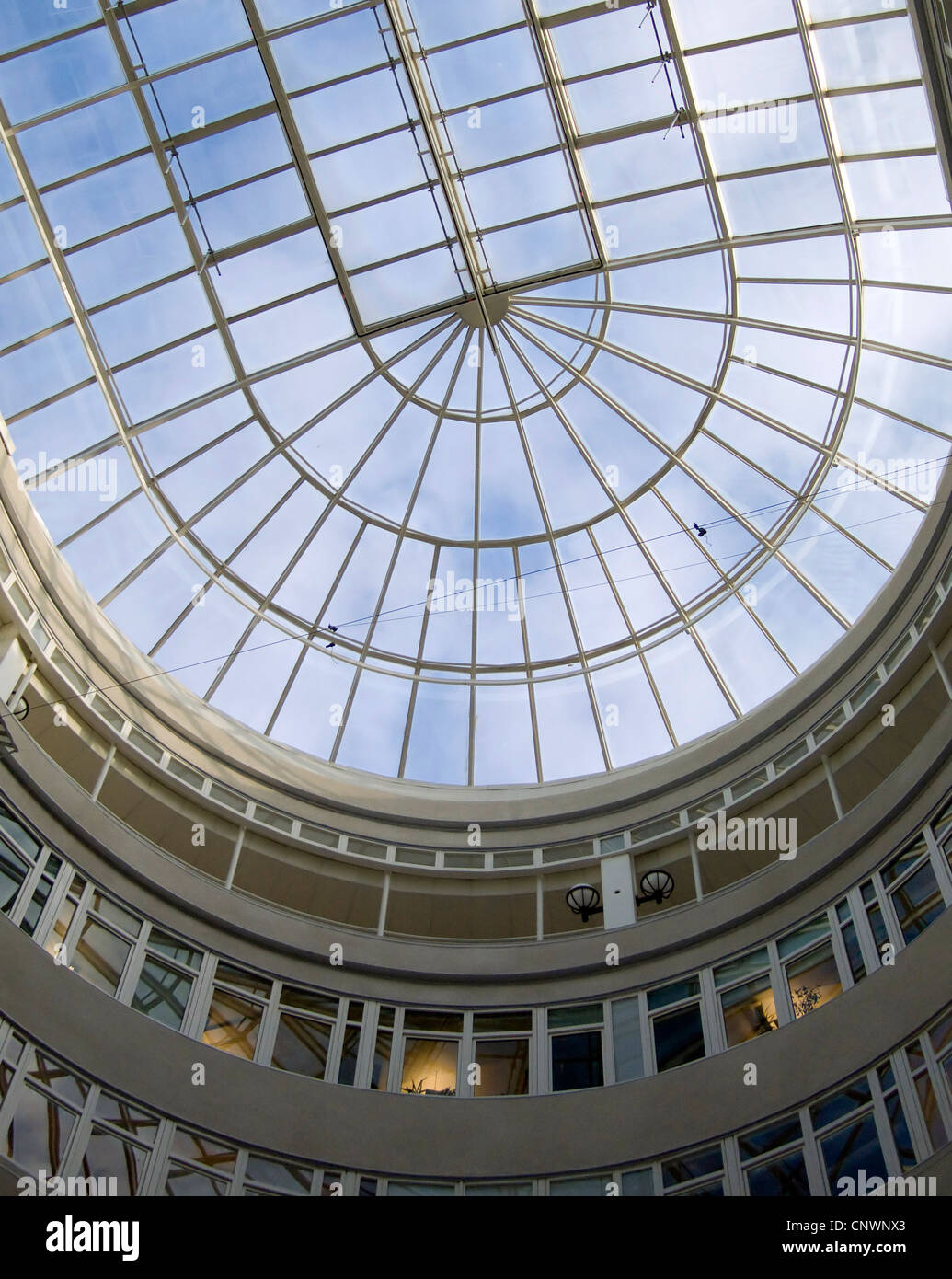 Atrium à l'intérieur d'un bâtiment dans la ville suédoise de Malmö Banque D'Images
