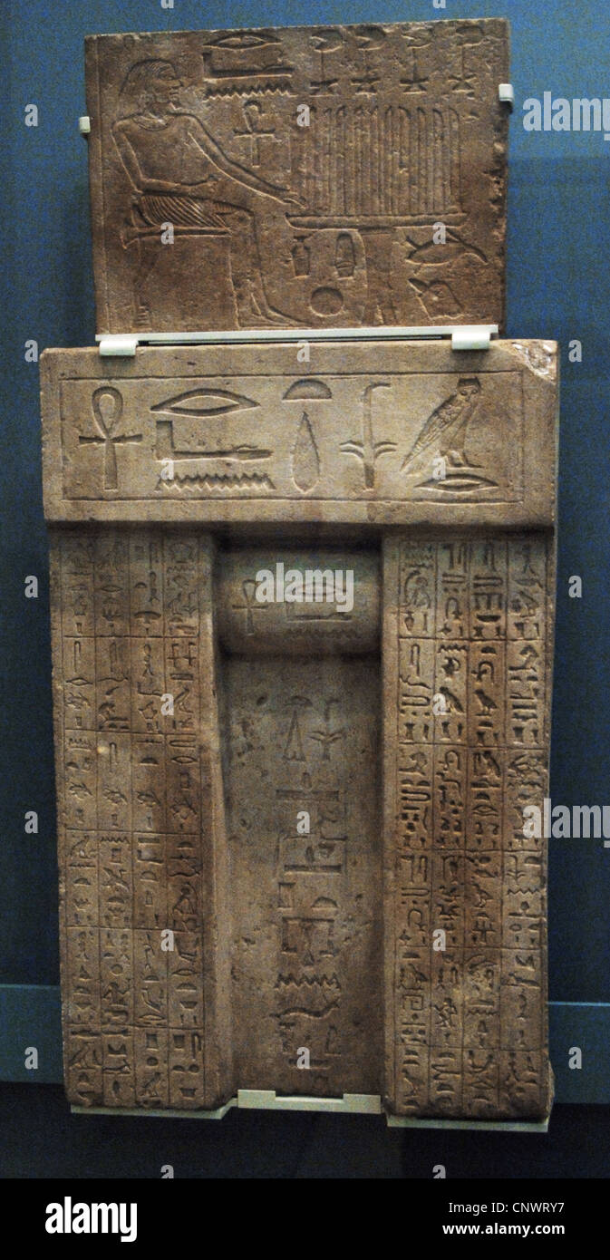 Nyankhre la stèle fausse porte. 2450 BC. La petite pierre calcaire porte à faux de la mastaba. 5ème dynastie. Vieux Royaume. De Saqqara. Banque D'Images