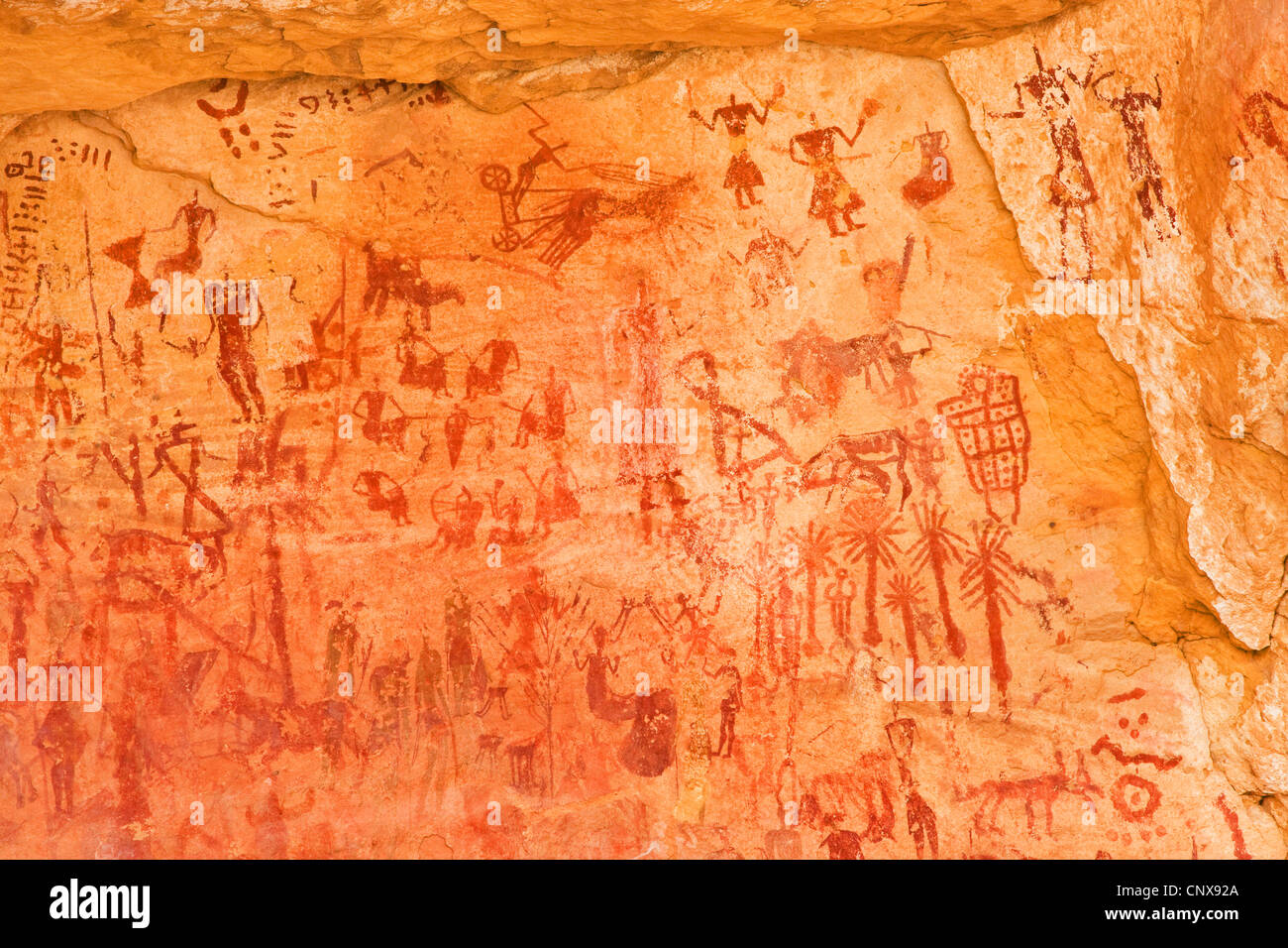 Peintures rupestres préhistoriques dans la vallée de la Tadrart Acacus ...