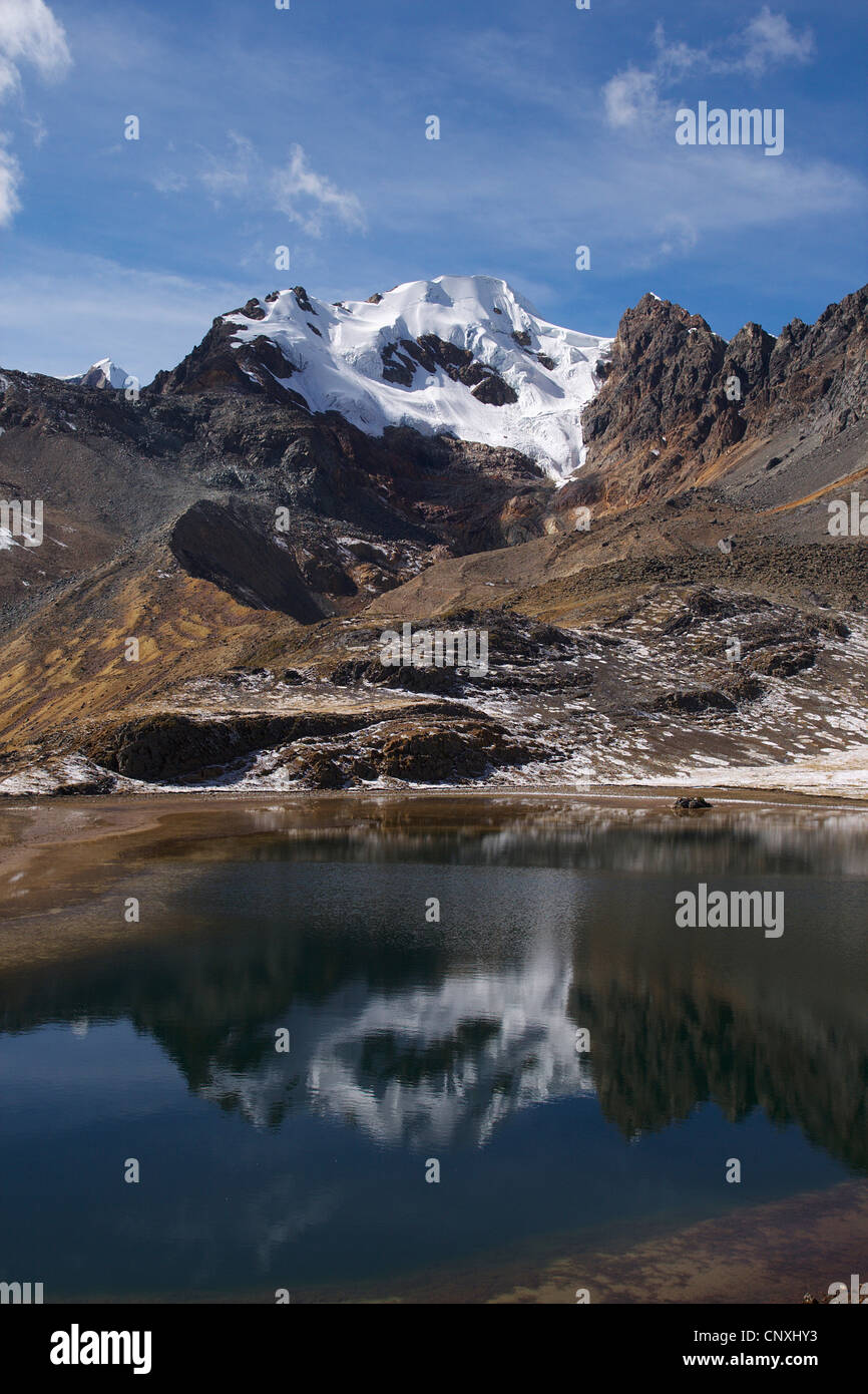 Nevado Raju Collota (5350 m), également appelé Diablo Mudo (dumb devil), Pérou, Cordillera Huayhuash Banque D'Images