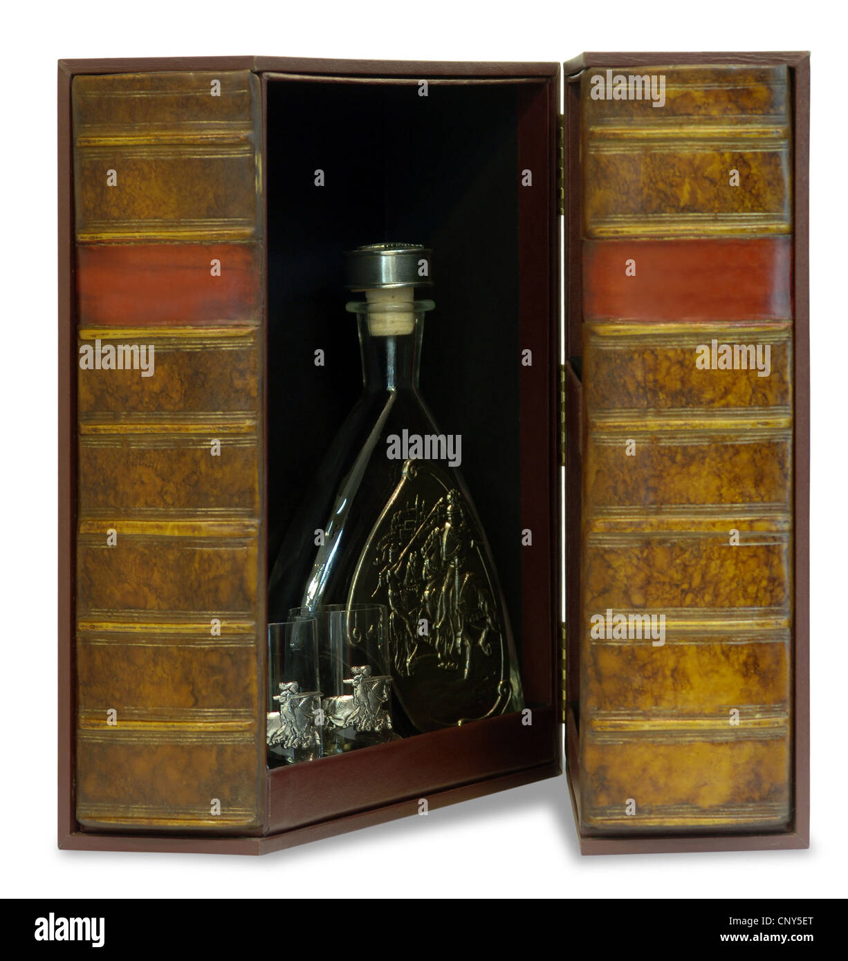 Les bijoux anciens fort de cognac haut de gamme et une bouteille Banque D'Images Les bijoux anciens fort de cognac haut de gamme et une bouteille Banque D'Images