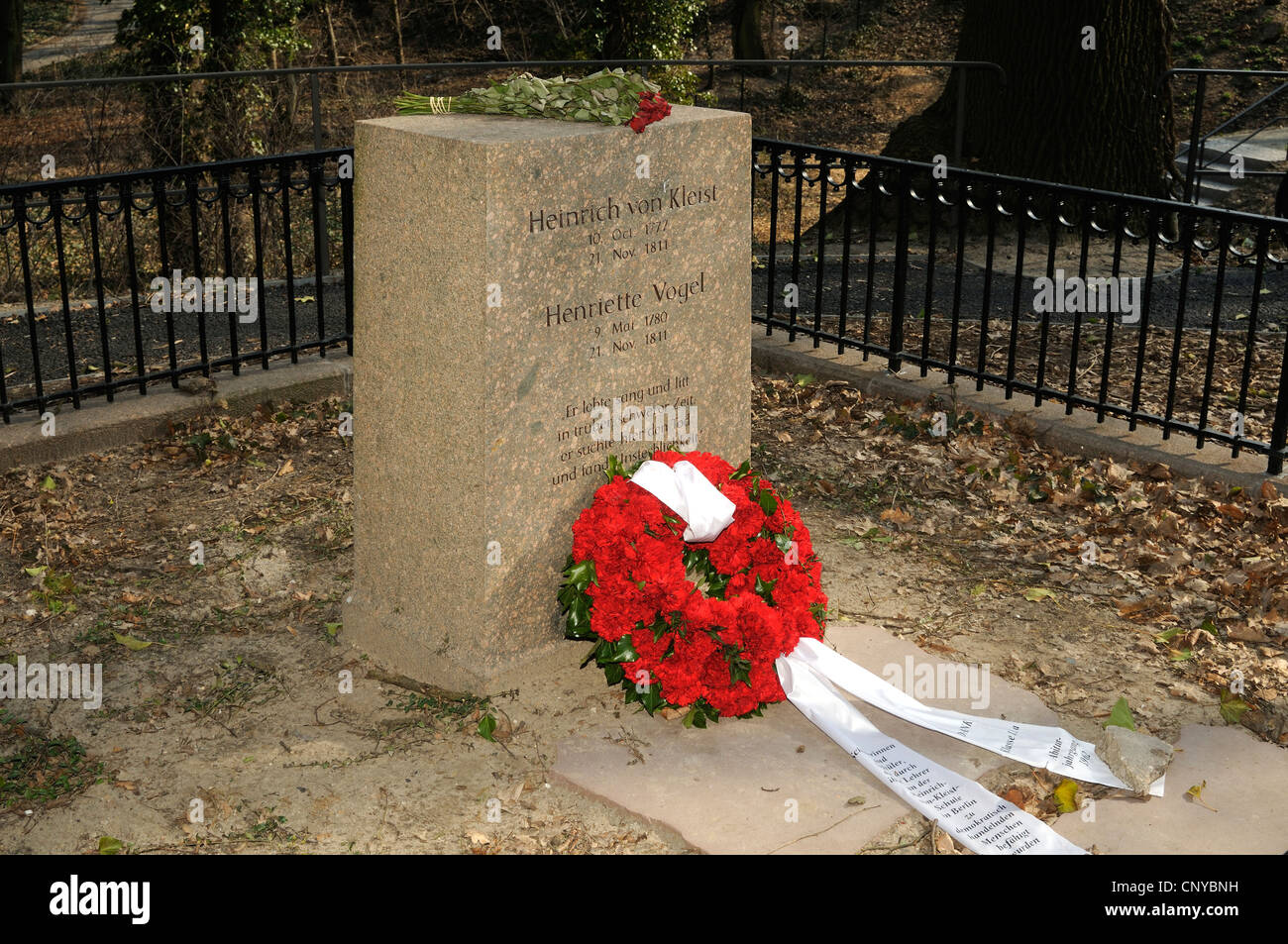 Tombe du poète et dramaturge allemand Heinrich von Kleist, 1777-1811, restauré, rénové, Wannsee, Berlin, Germany, Europe Banque D'Images