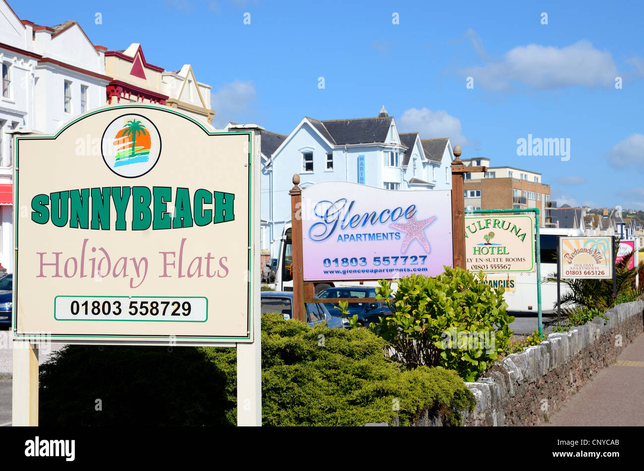 Panneaux de l'hôtel à Torquay dans le Devon, UK Banque D'Images