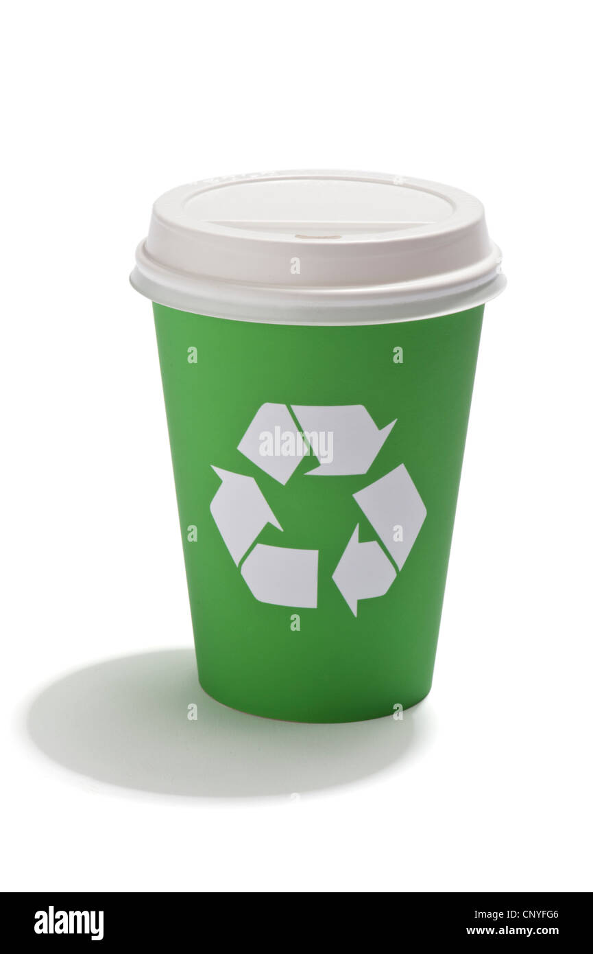 Une boisson à emporter la cuvette avec un symbole de recyclage sur elle Banque D'Images
