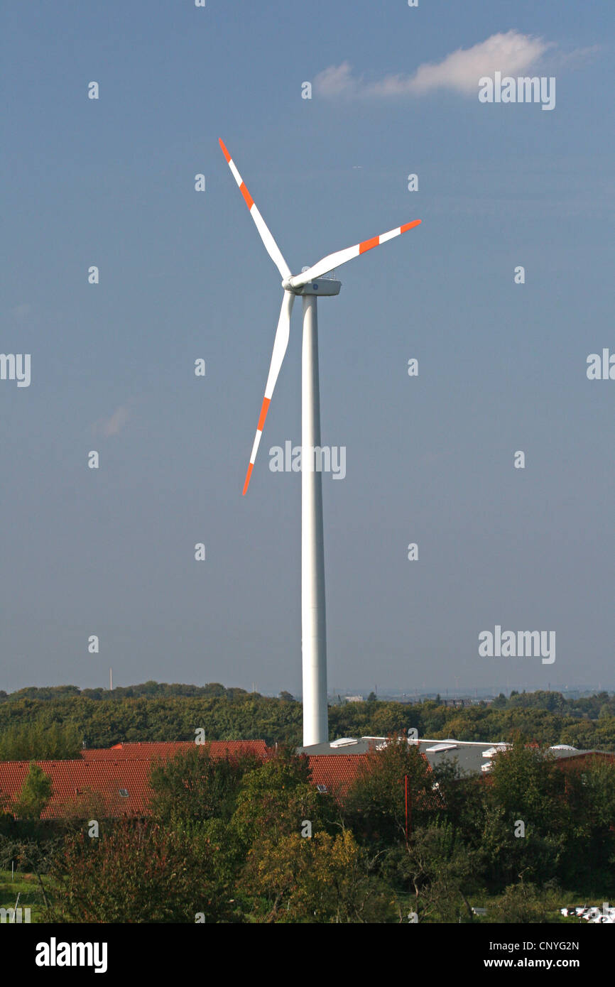 Roue éolienne dans Bergisches Pays, Allemagne, Rhénanie du Nord-Westphalie Banque D'Images