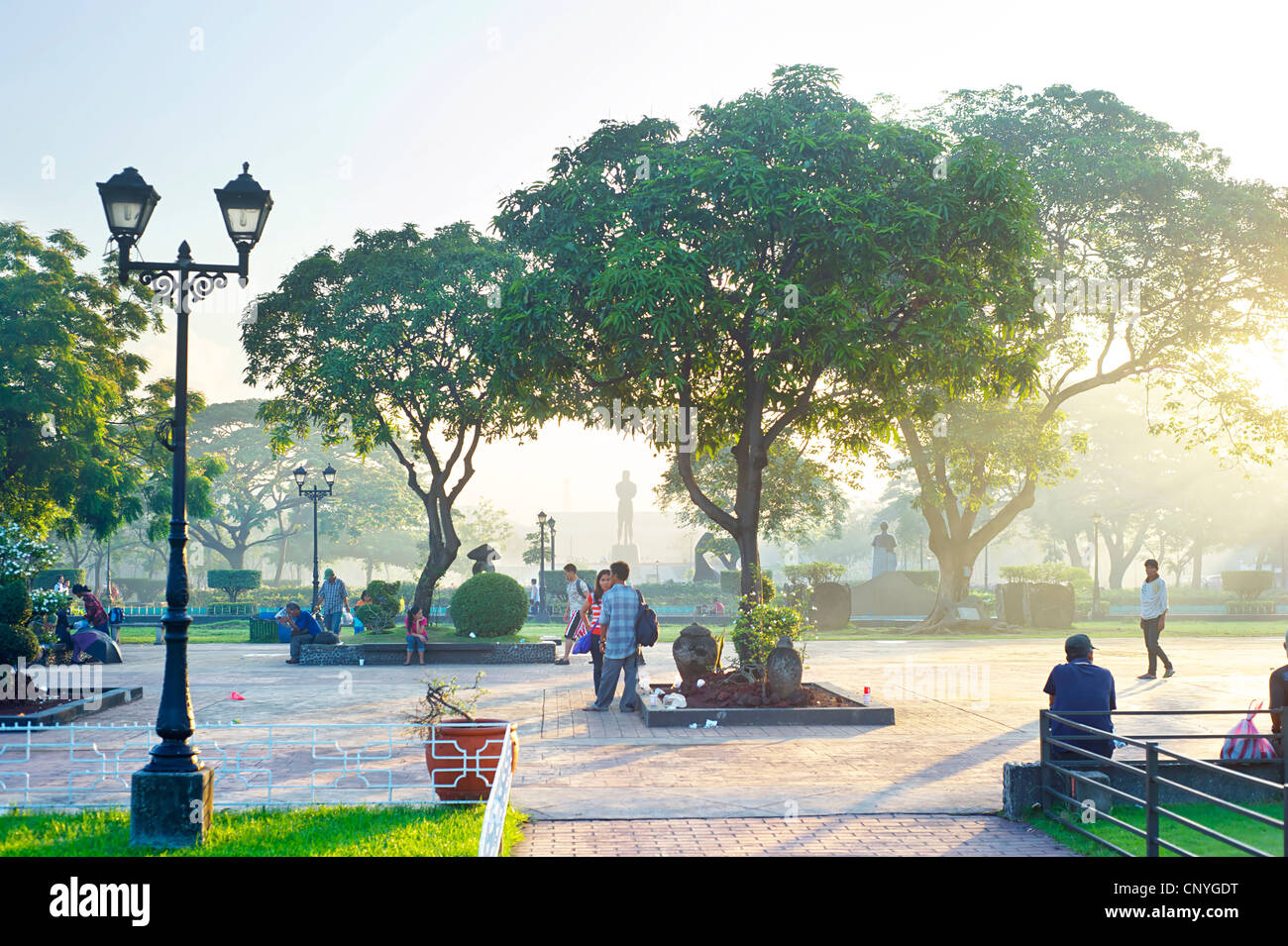 Parc Rizal au lever du soleil. La région métropolitaine de Manille, Philippines Banque D'Images