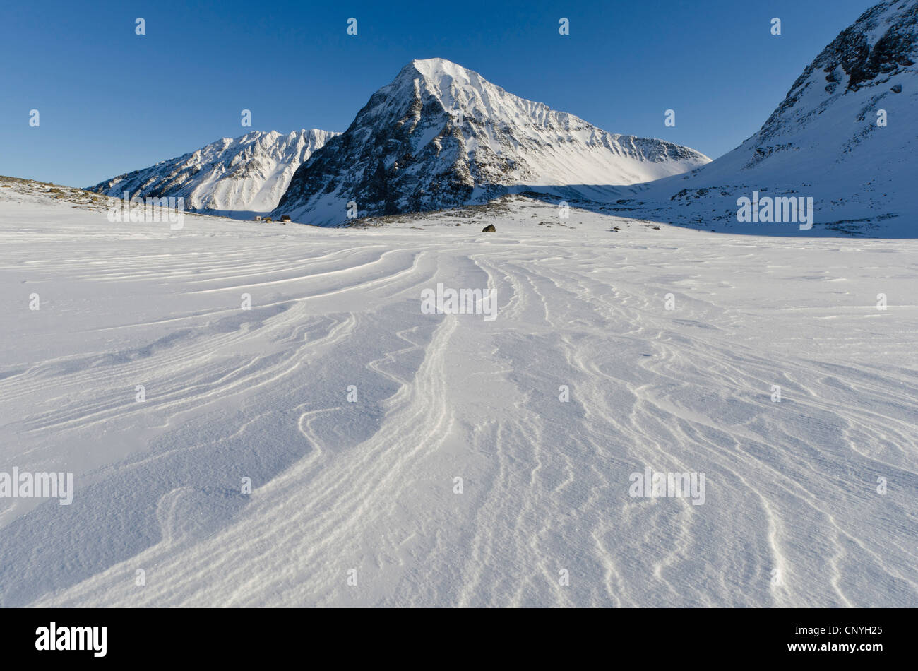 La montagne et la vallée Pyramiden Unna, Reaiddavaggi Kebnekaise est tombé, la Suède, la Laponie, Norrbotten Banque D'Images