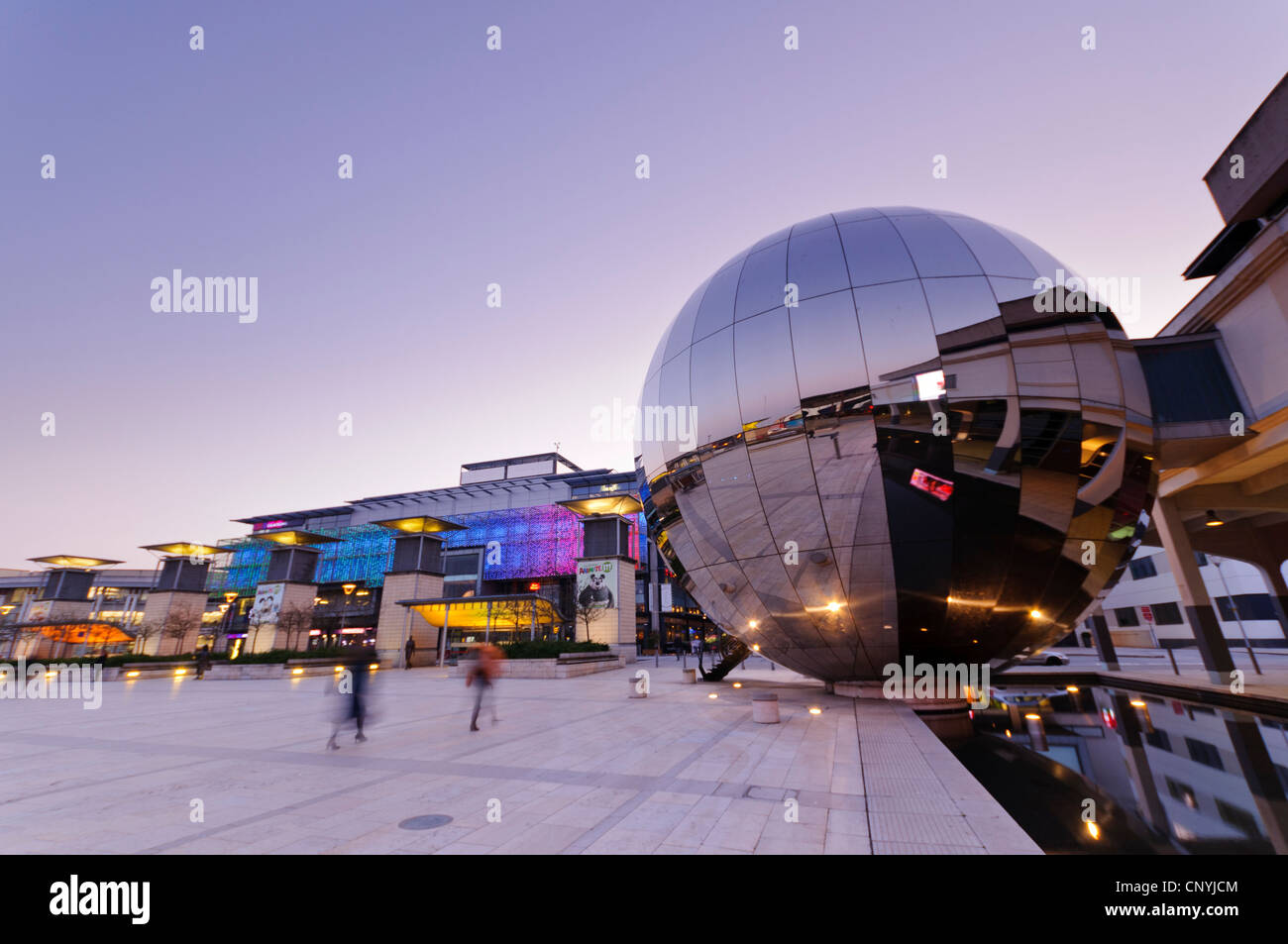 La place du millénaire dans le centre-ville de Bristol, Royaume-Uni Banque D'Images