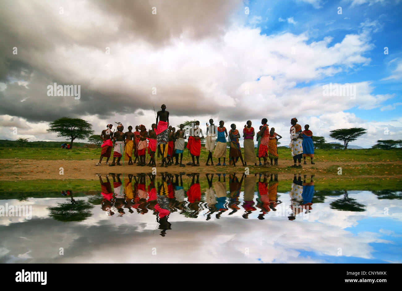 Sauts traditionnels africains de tribu Samburu. L'Afrique. Au Kenya. Samburu Banque D'Images