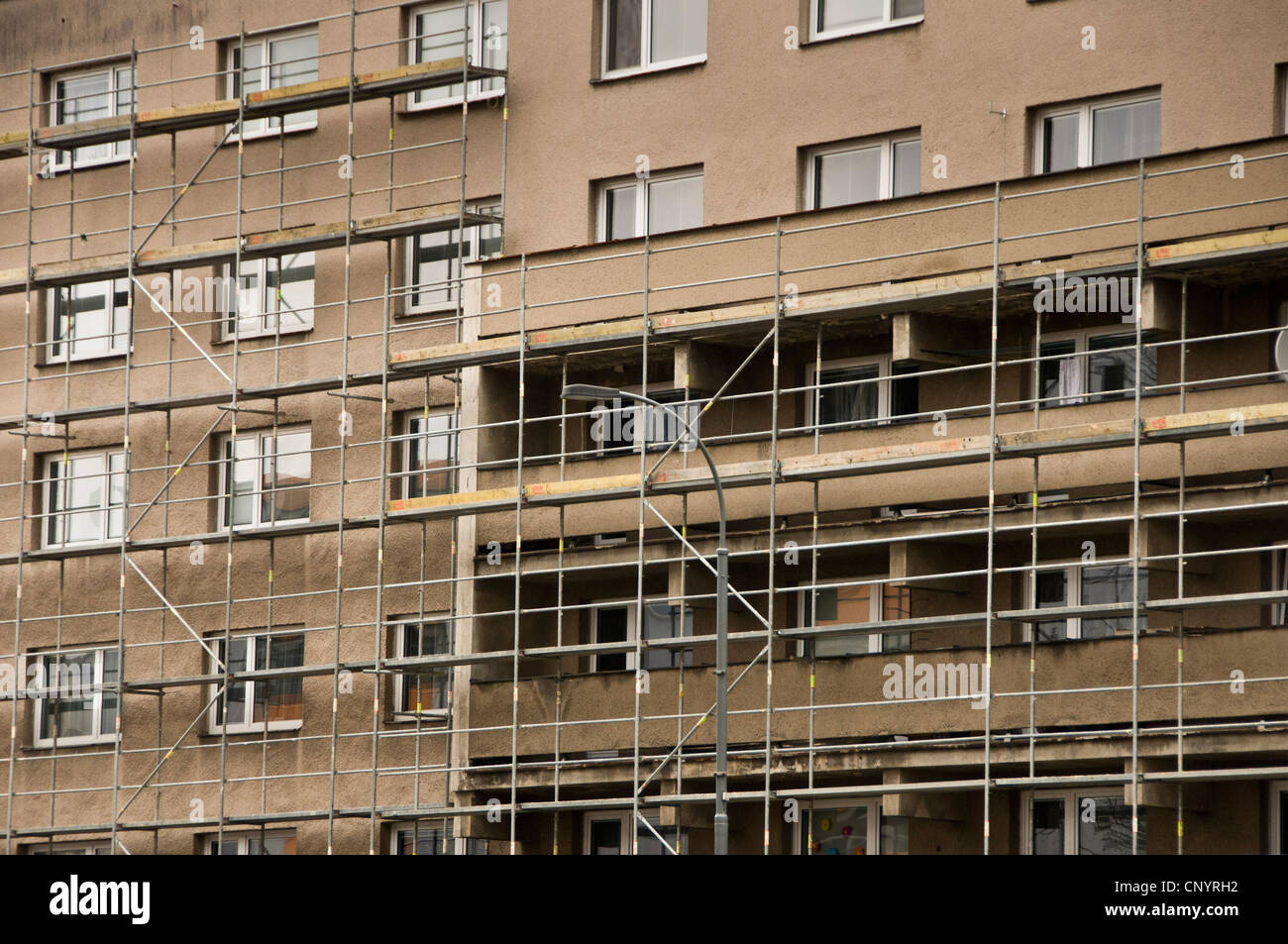 Échafaudages couvrant un building facade Banque D'Images