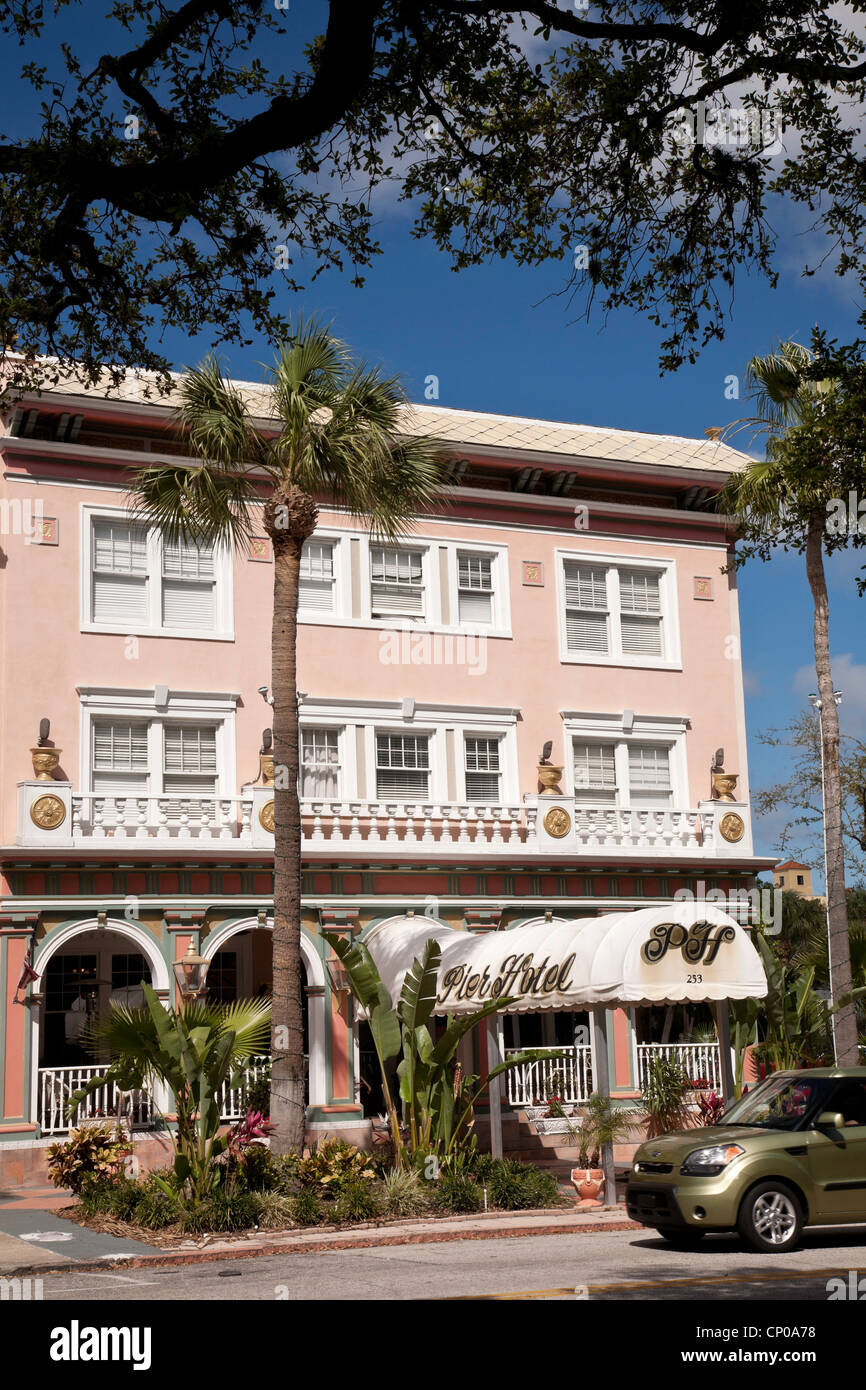 Le Pier Hotel, 253, 2e Avenue, St Petersburg, FL Banque D'Images