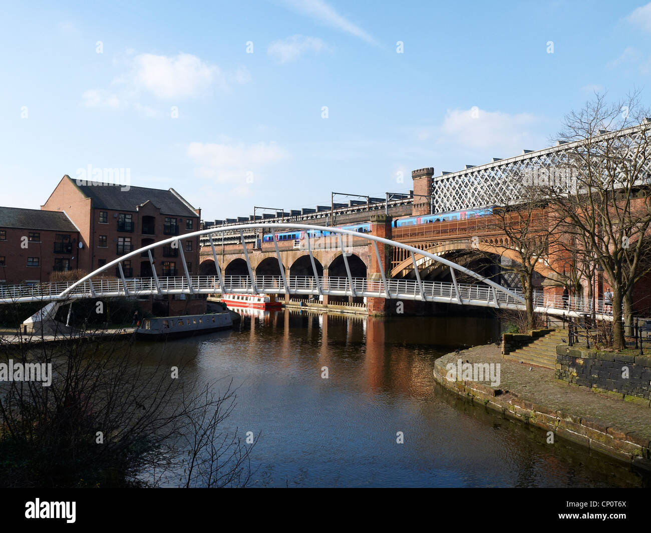 Pont des Marchands avec canal de Bridgewater dans le Castlefield Manchester UK Banque D'Images