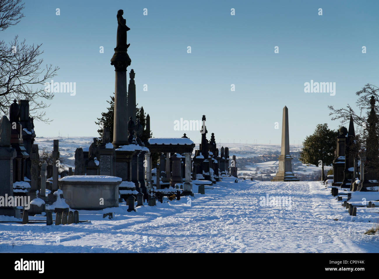 Cimetière Undercliffe Bradford, West Yorkshire, en hiver. Banque D'Images