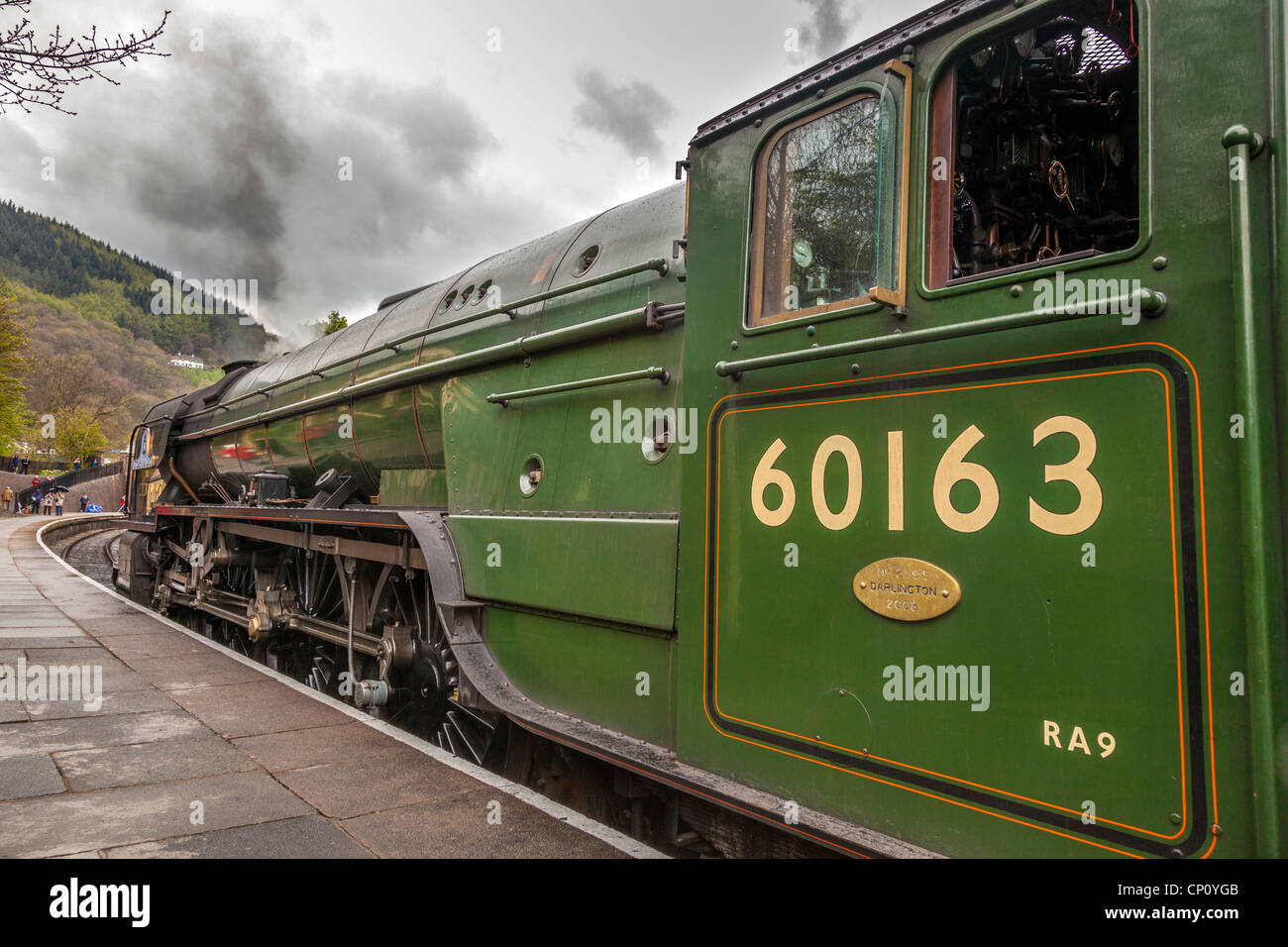 Une tornade de fer de Llangollen1 Classe n° 60163 du Pacifique au poivre à LLangollen. Banque D'Images