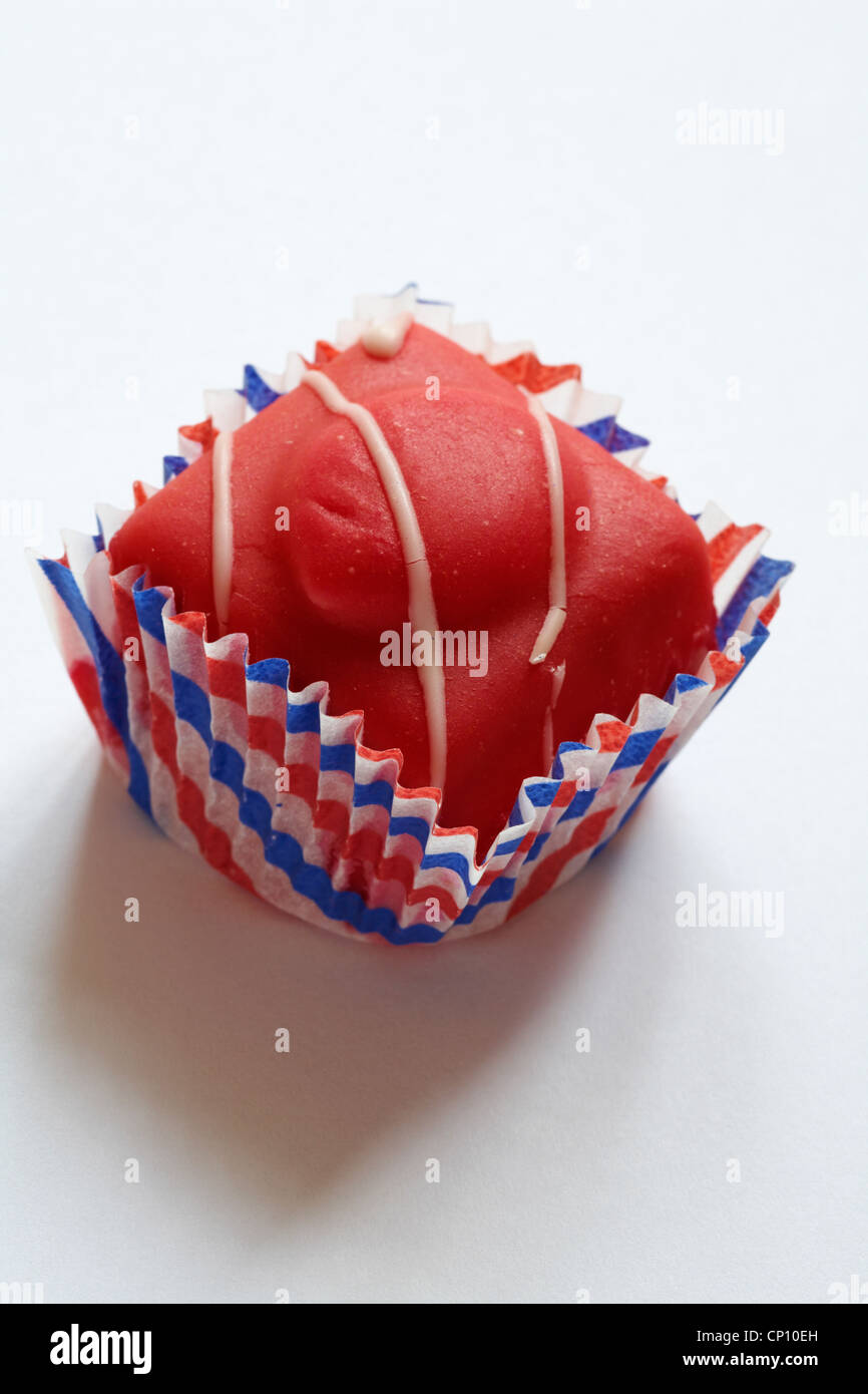 Édition spéciale Mr Kipling extrêmement bonnes Great British fantaisies gâteaux - gâteau rouge individuel Banque D'Images