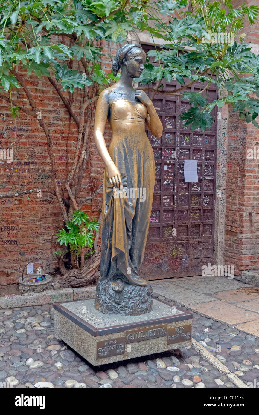 Statue de Juliette, Vérone, Vénétie, Italie Banque D'Images