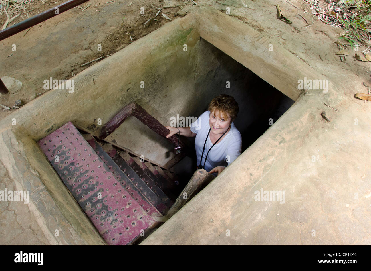 Vietnam, Cu chi. ben duoc, 200 km de long tunnel souterrain d'habitation utilisé pendant la guerre du vietnam. sortie du tunnel. Banque D'Images