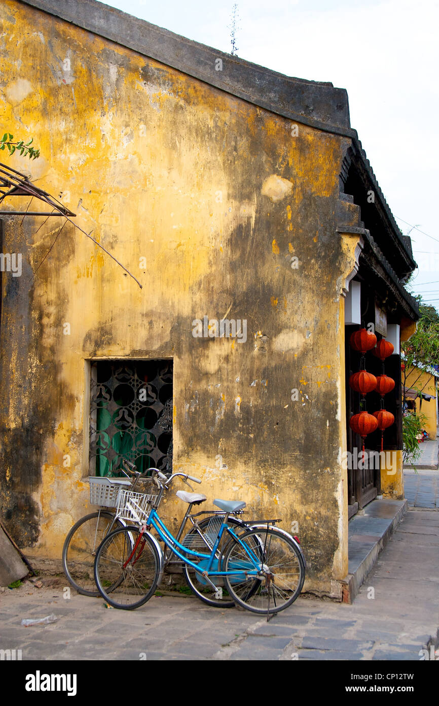 Ancien bâtiment colonial français à Hoi An, au Vietnam. Banque D'Images