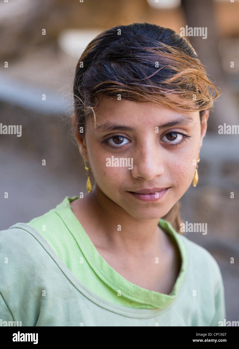 Fille Arabe chrétien, le monastère St Simon tanner, Muqattam, Le Caire, Egypte Banque D'Images