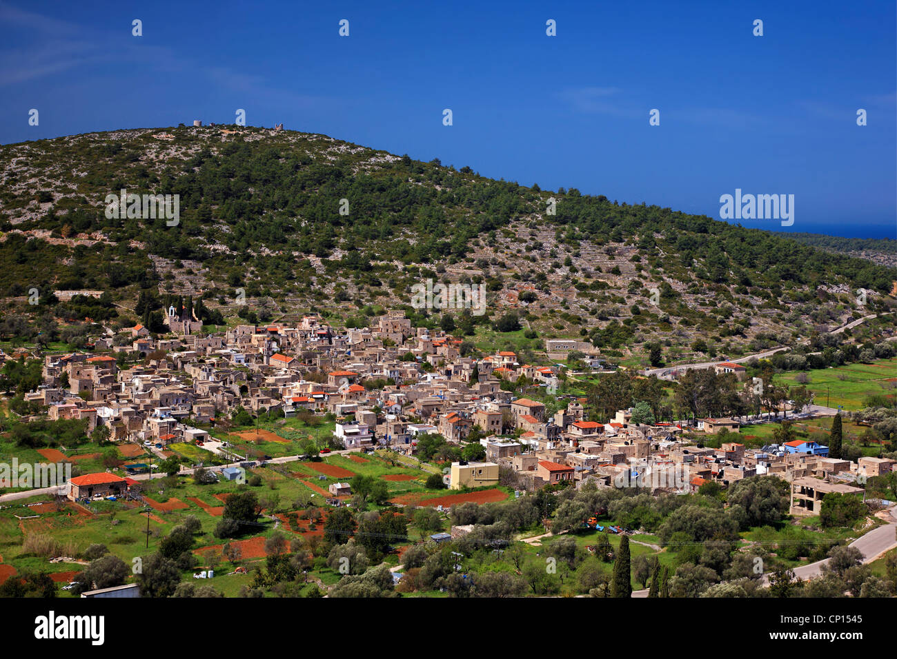 Vue panoramique sur le village médiéval de Vessa, l'une des plus belles 'astichochoria' ('mastic villages") de l'île de Chios. Banque D'Images
