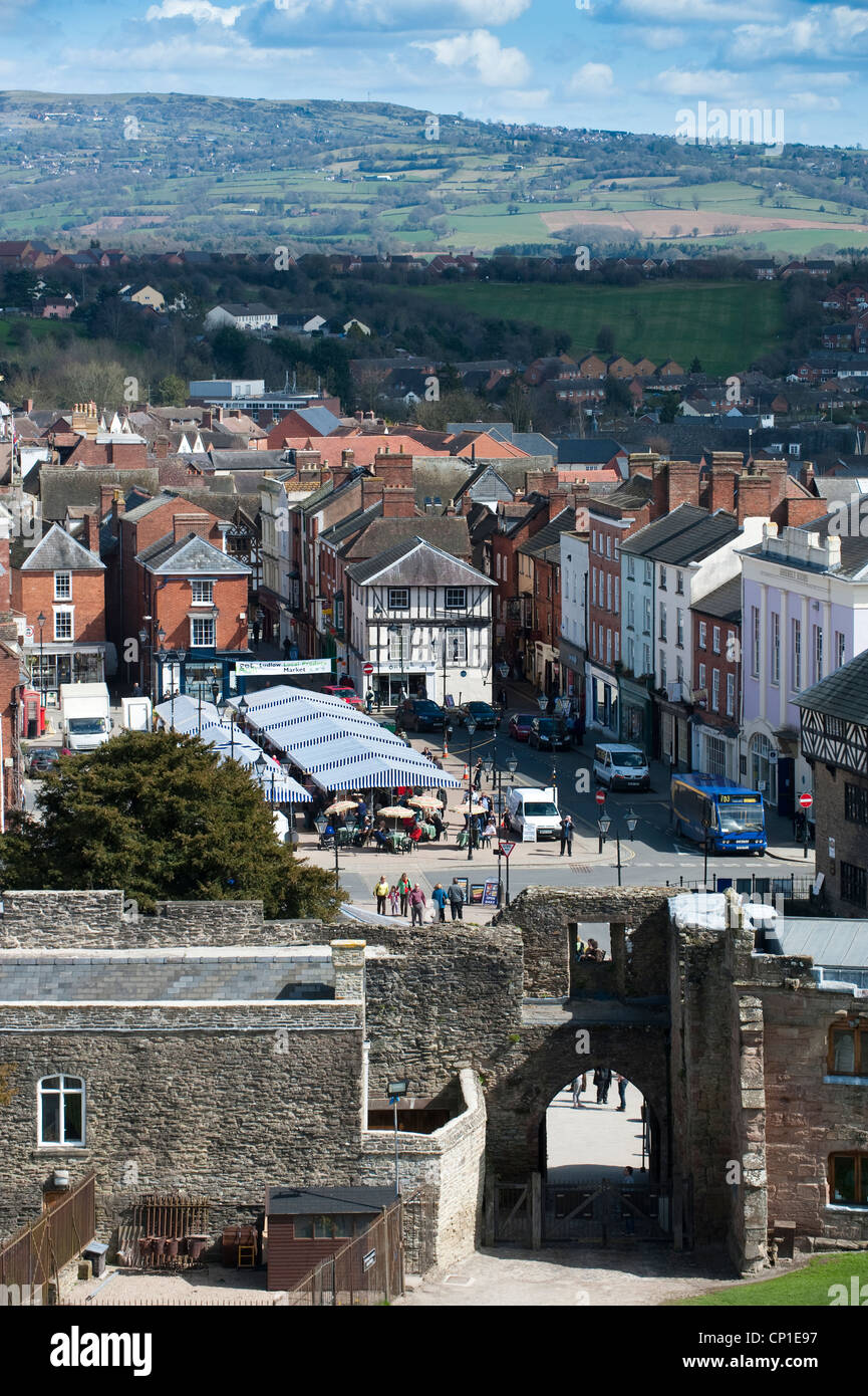 Marché du terroir et de Ludlow castle Shropshire en Angleterre Banque D'Images