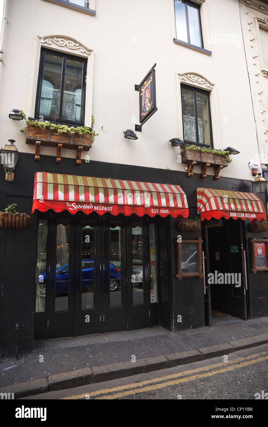 L'Irlande du Nord, Belfast, quartier de la cathédrale, l'espagnol dans un bar de la rue de l'hespérie. Banque D'Images