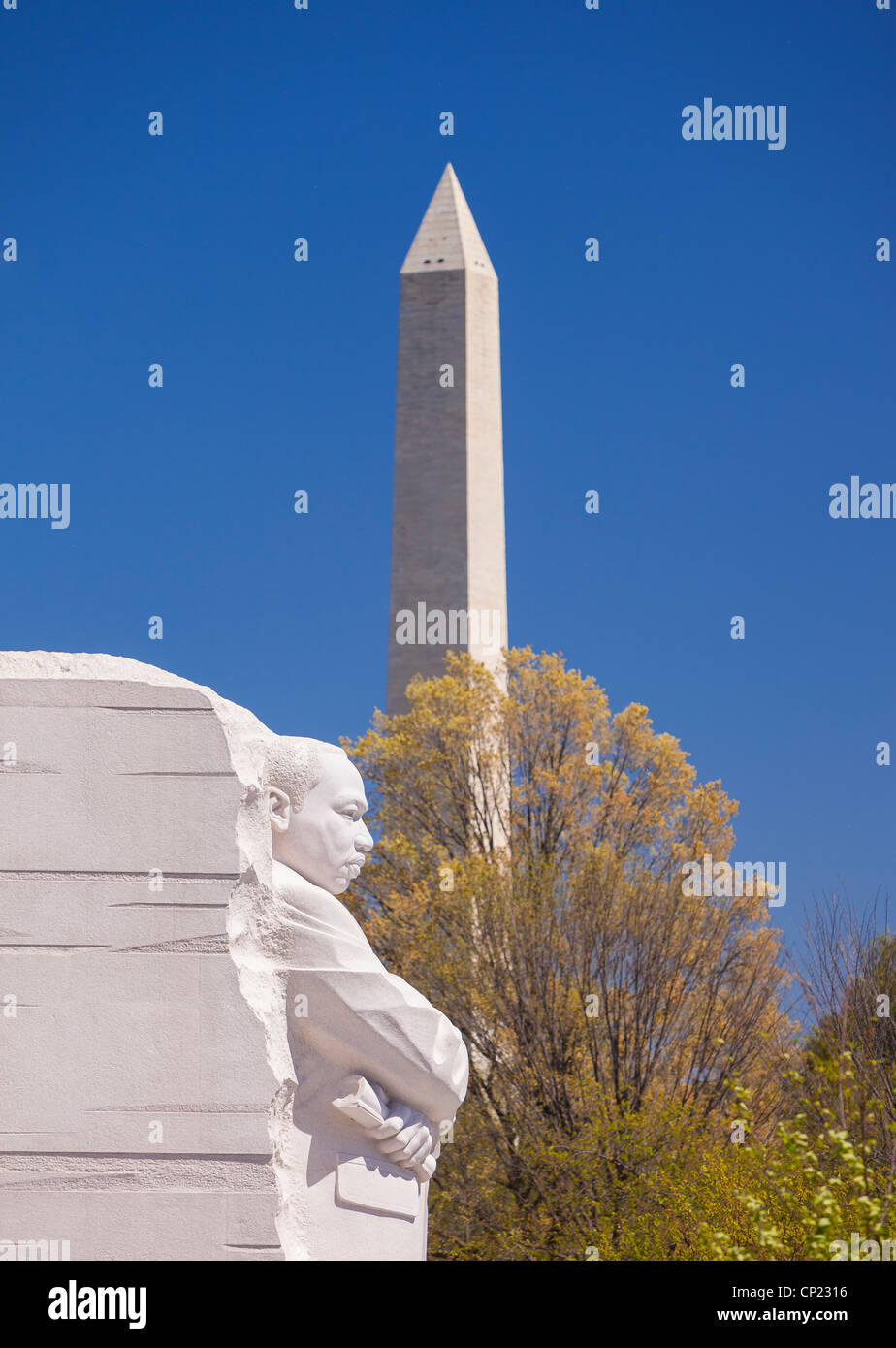 WASHINGTON, DC, USA - Martin Luther King Memorial et Washington Monument. Banque D'Images