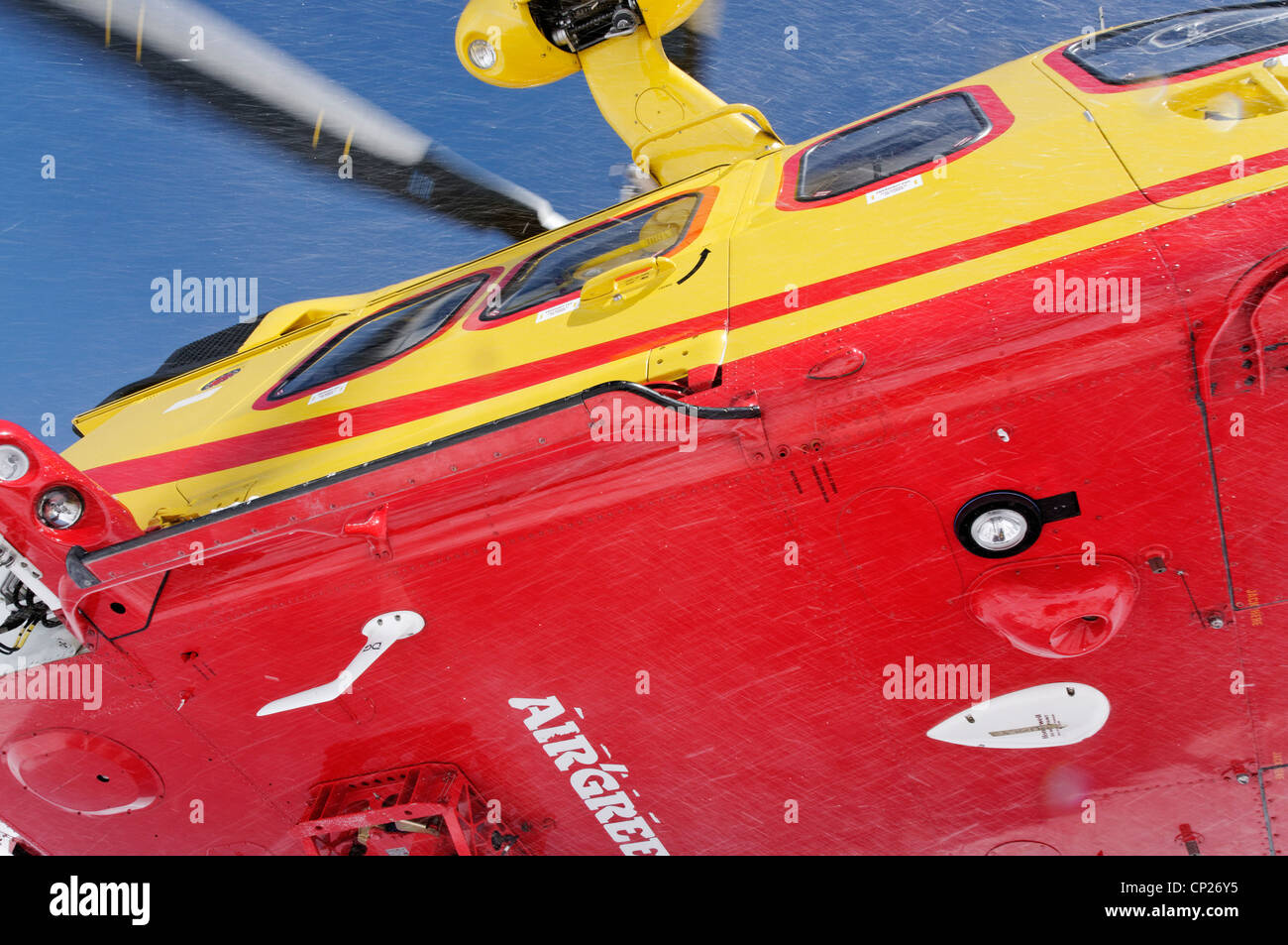 Close up d'un hélicoptère de sauvetage en hiver Banque D'Images