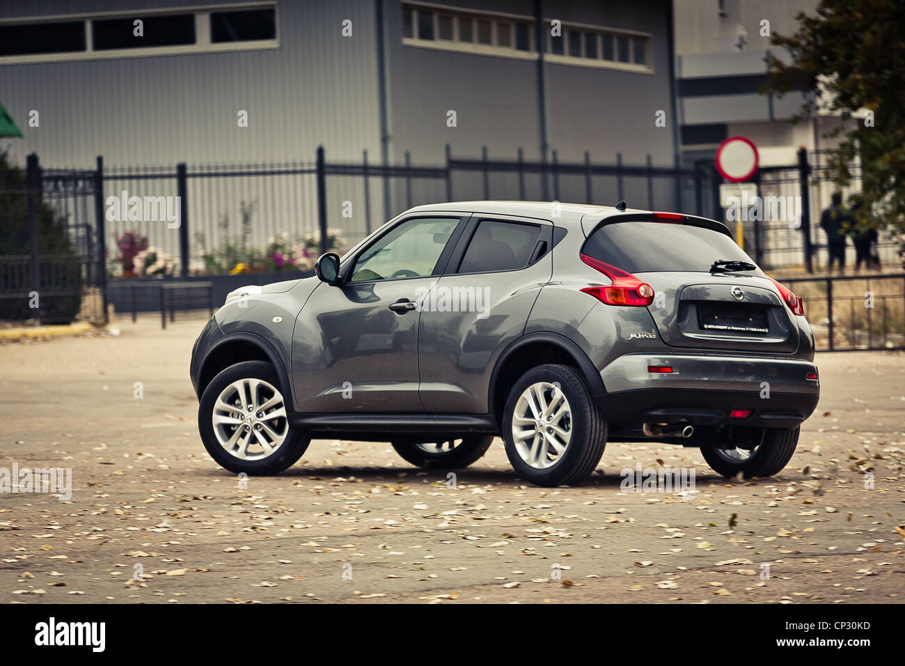 Essai Nissan Juke rides sur la grande vitesse avec l'effet de motion Banque D'Images