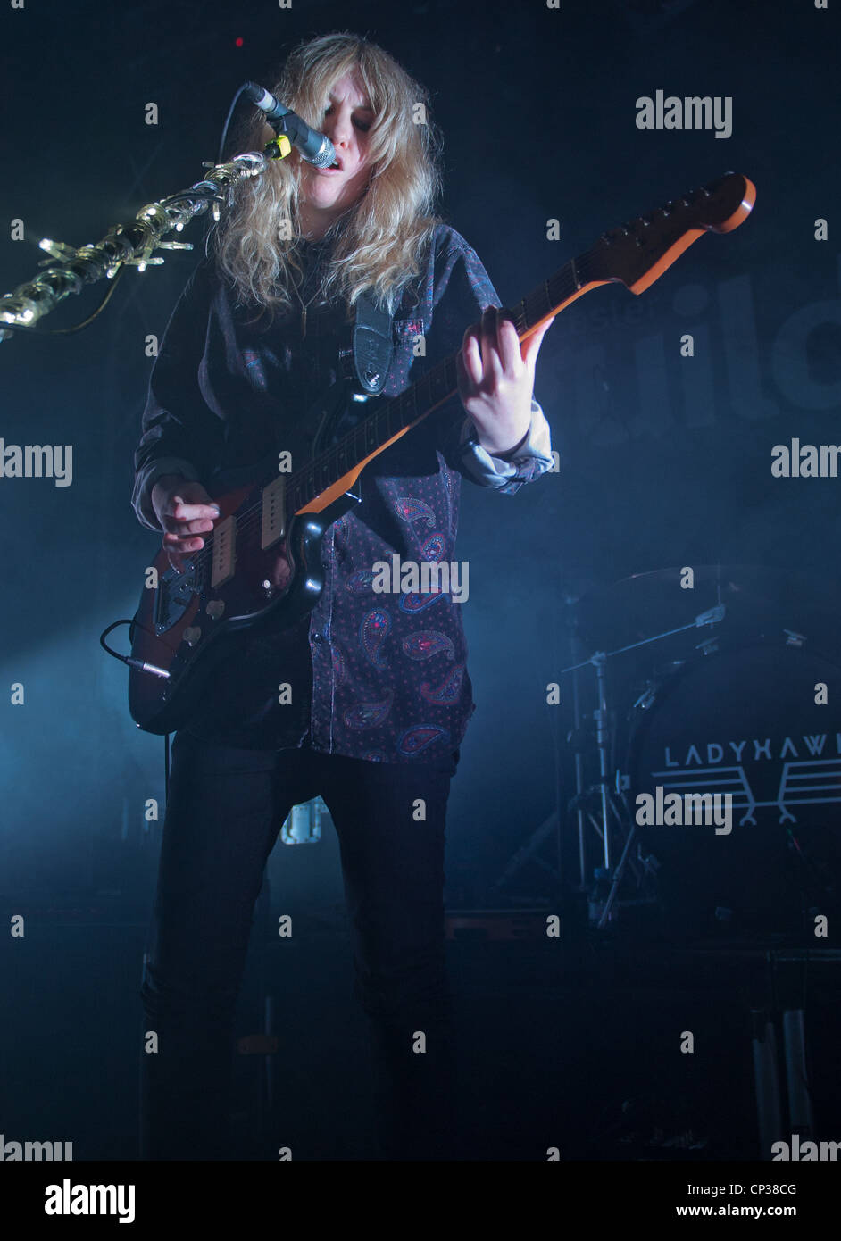 La nouvelle zelande singer & compositeur Ladyhawke à Guildhall Gloucesters Banque D'Images