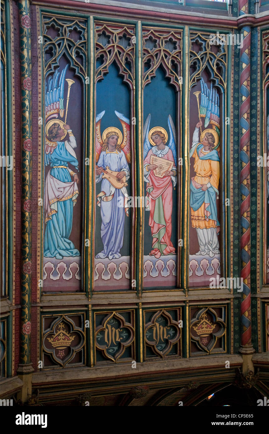 Panneaux en bois en bois peint de style victorien à l'intérieur de la lanterne octogonale de cathédrale d'Ely Cambridgeshire Angleterre Banque D'Images