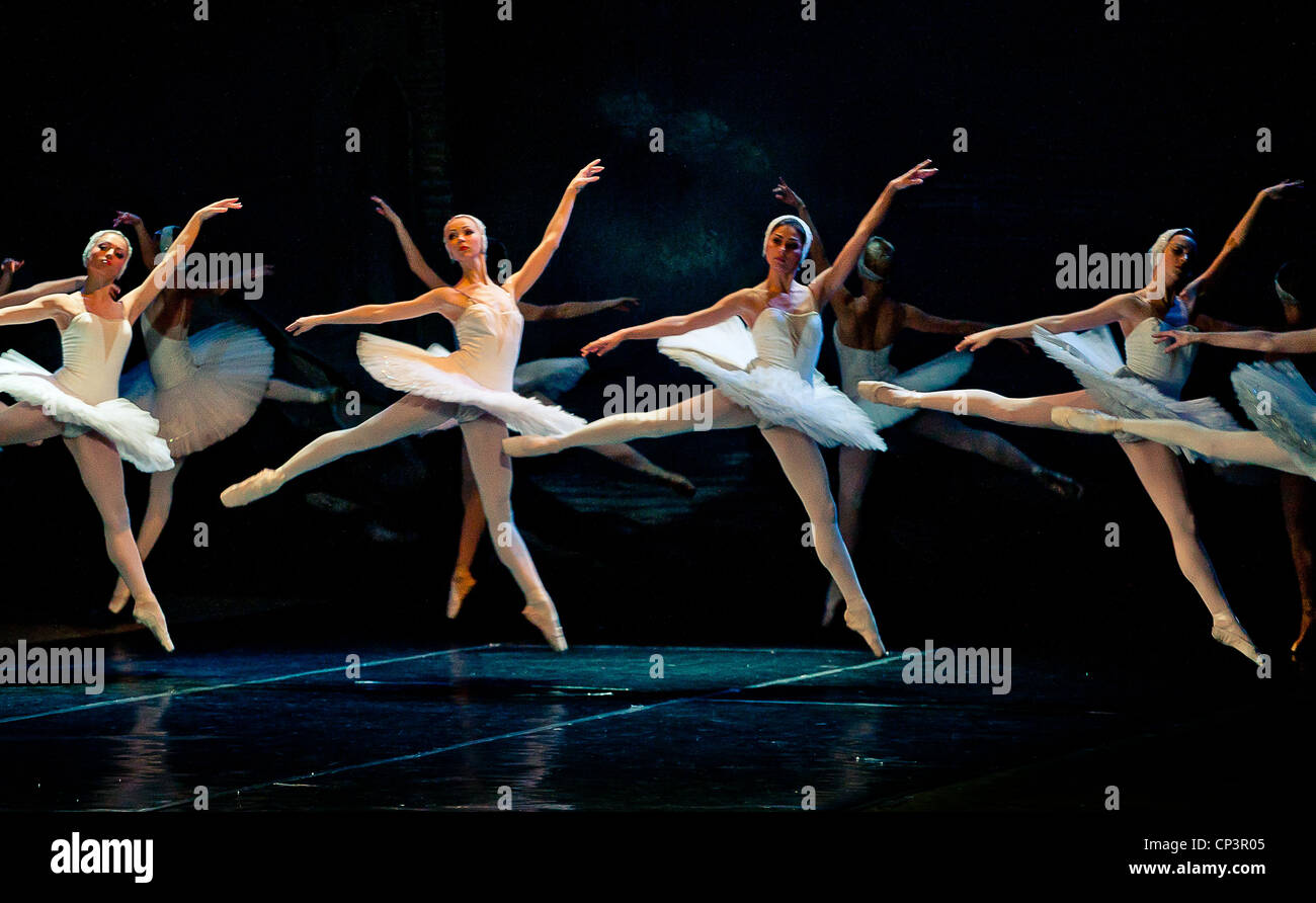 Tour du grand ballet classique - Stars du Saint-pétersbourg Ballet Theatre. Banque D'Images