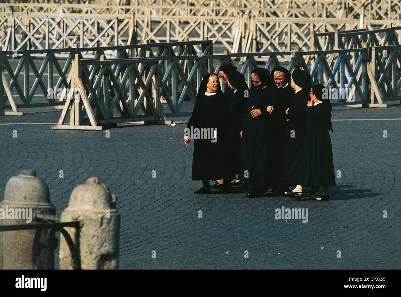 Rome Piazza San Pietro, Soeurs Banque D'Images