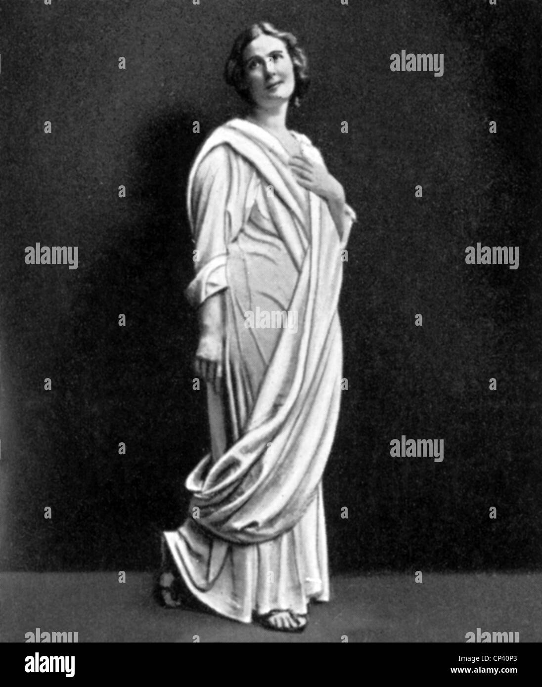 Duncan, Isadora, 26.5.1877 - 14.9.1927, danseuse et chorégraphe américaine, pleine longueur, carte à cigarettes, vers 1910, costume grec, ancien, XXe siècle, Banque D'Images