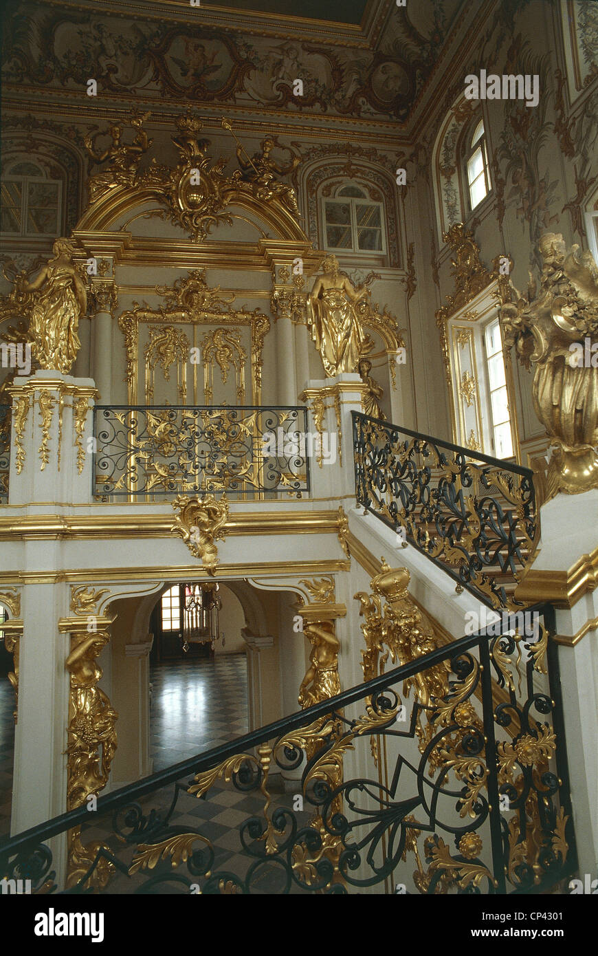 Plus la Russie Saint-pétersbourg, Petrodvorec. Grand Palais (Bolshoi dvorec ; première moitié du dix-huitième siècle architecte Francesco Banque D'Images