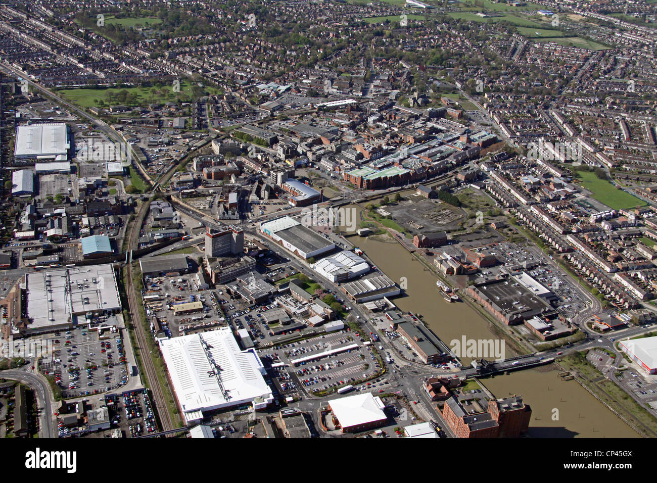 Vue aérienne du centre-ville de Grimsby et docks Banque D'Images