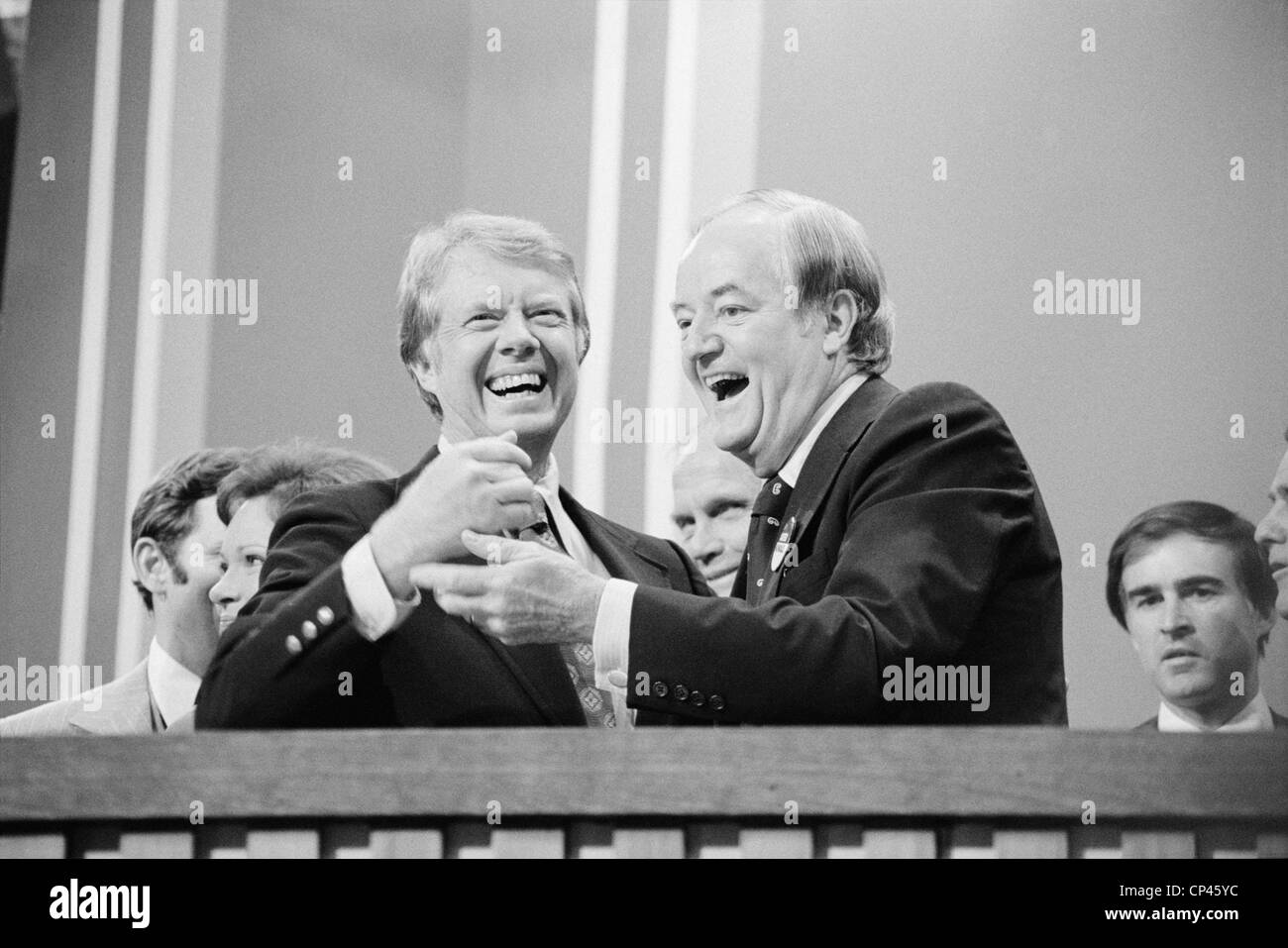 Jimmy Carter et le Sénateur et ancien vice président Hubert Humphrey à la Convention Nationale Démocratique La ville de New York. Le 15 juillet 1976. Banque D'Images