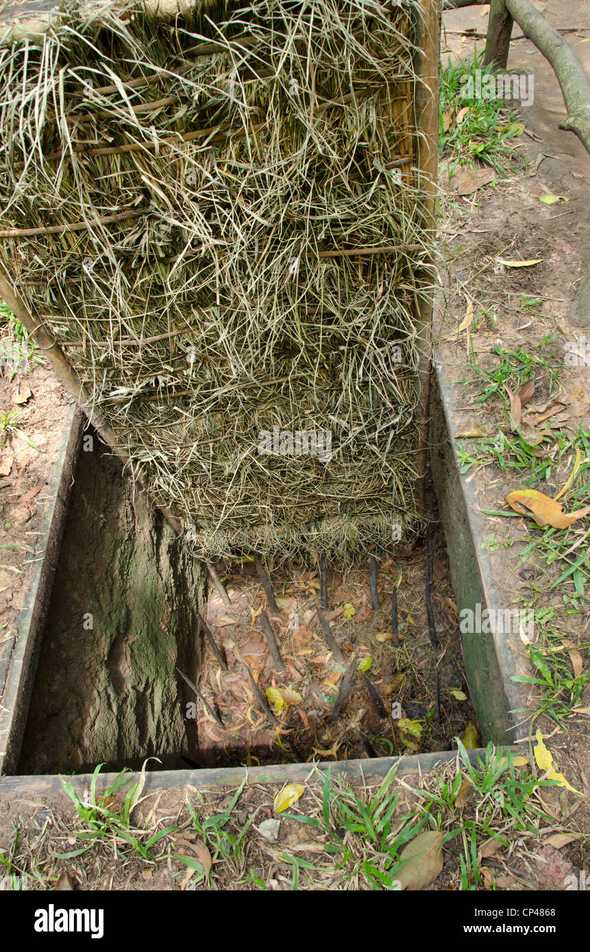 Vietnam, Cu chi. ben duoc, 200 km de long tunnel souterrain d'habitation utilisé pendant la guerre du vietnam. jungle piéger. Banque D'Images