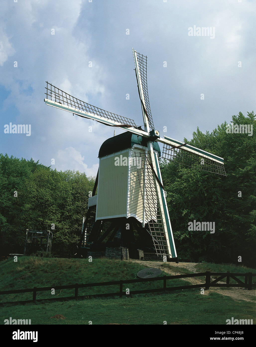 Pays-bas - Pays - Arnhem, musée en plein air, moulin. Banque D'Images