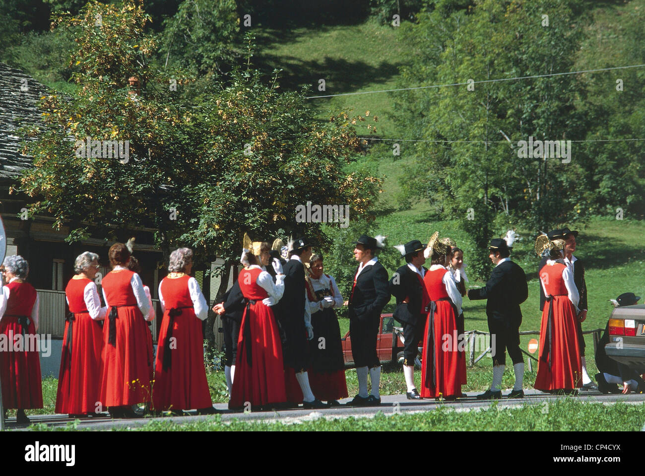 Piémont - Alagna Valsesia (VC). Salles de Walser, costumes traditionnels. Banque D'Images