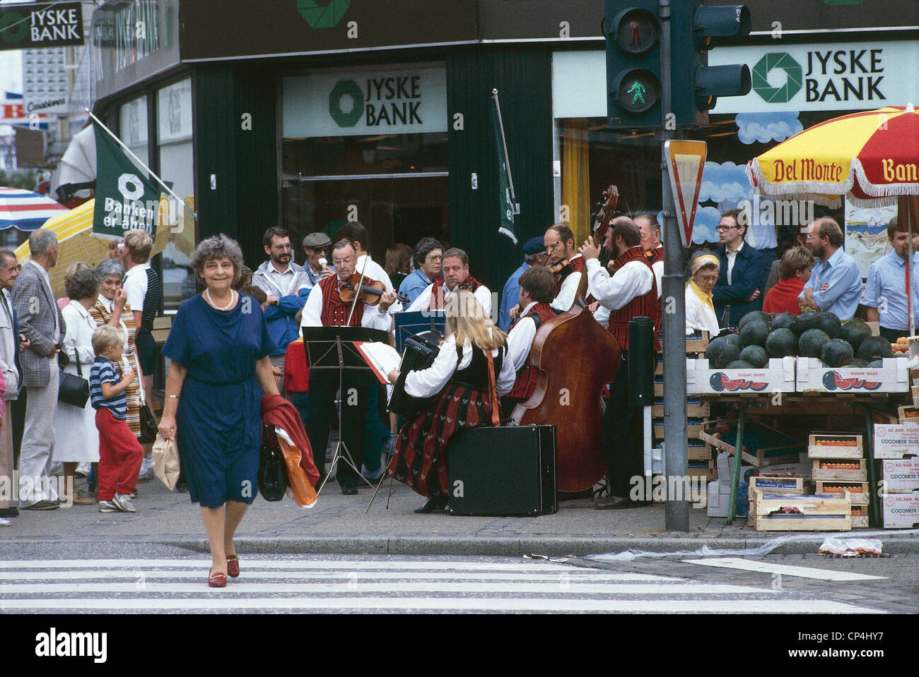 Le Nord du Jutland - Danemark - Aalborg, les musiciens jouent dans la rue. Banque D'Images