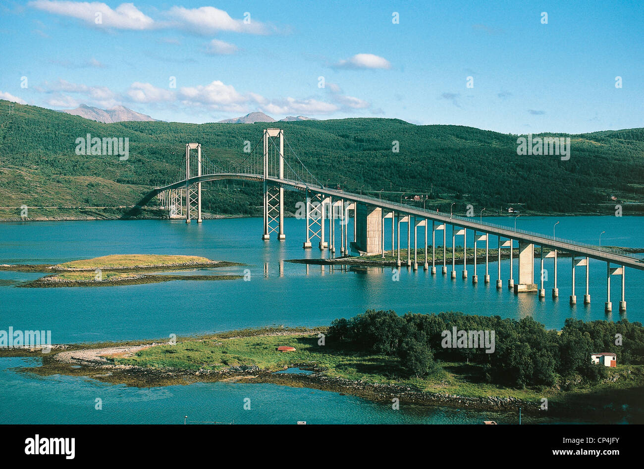 La Norvège Troms PONT SUR TJELSUNDET Banque D'Images