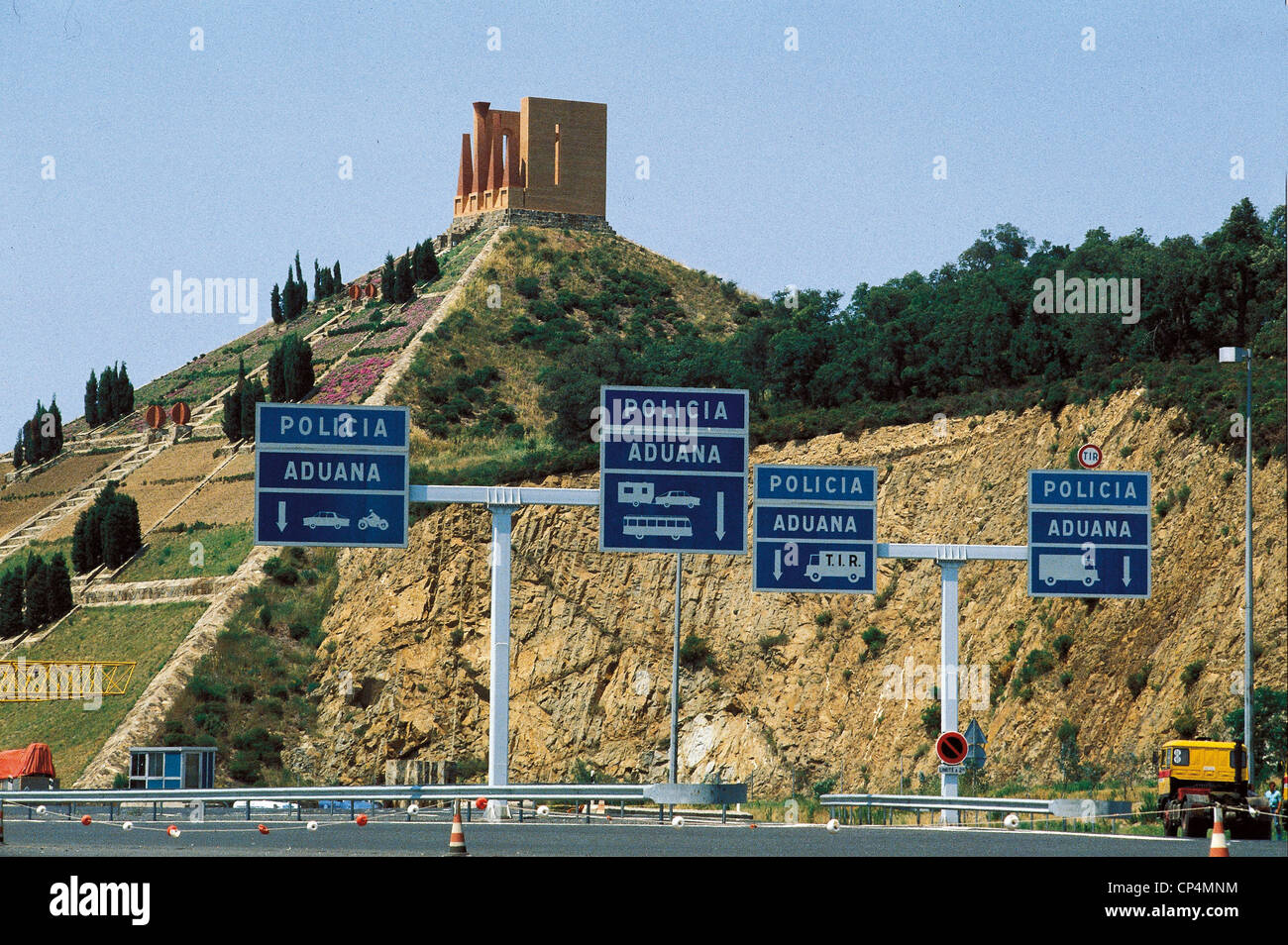 Espagne catalogne l'AUTOROUTE À LA FRONTIÈRE FRANCO HISPANIQUES Perthus