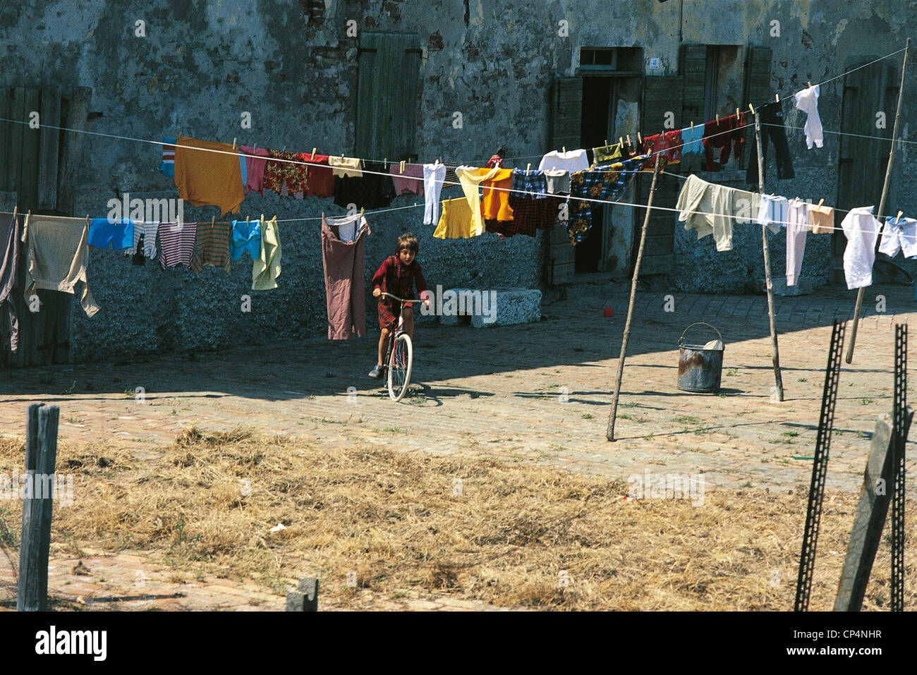 L'Émilie-romagne pendaison vêtements VOLANT Banque D'Images