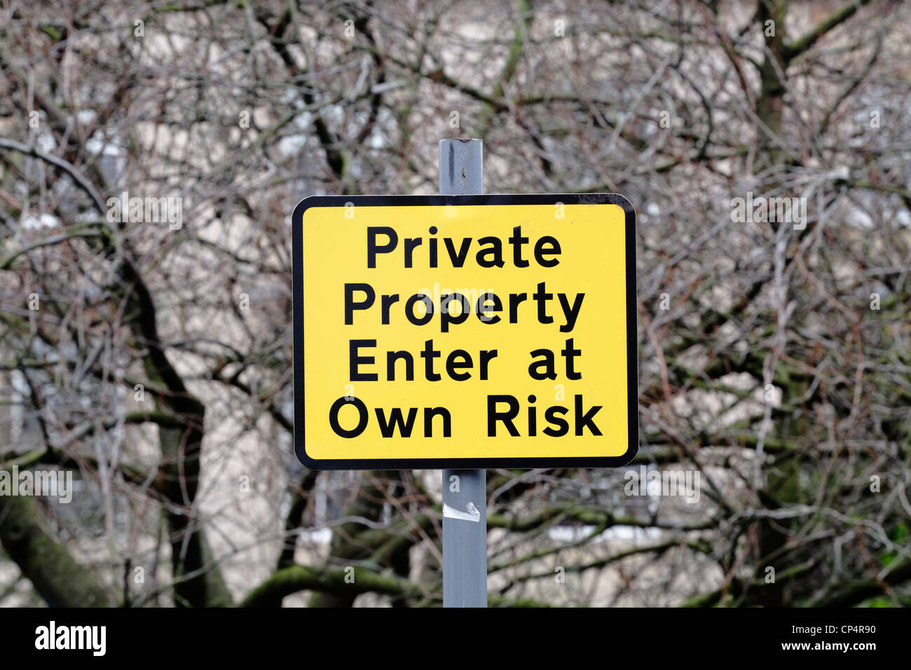 Propriété privée entrer à risque propre signe, Écosse Royaume-Uni Banque D'Images