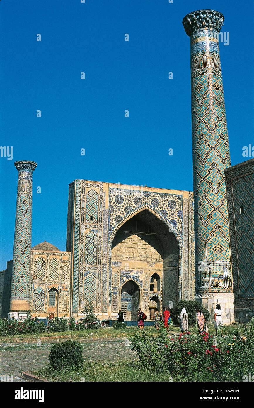 L'OUZBÉKISTAN Samarkand Registan MADRAS Ulugh Beg Banque D'Images