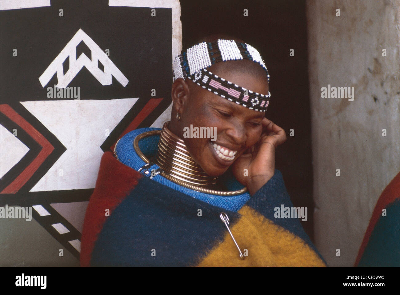 Afrique du Sud - Village Ndebele. Les femmes Banque D'Images