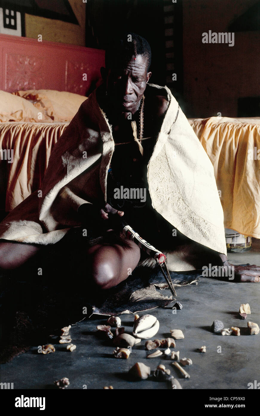 Afrique du Sud - Village Ndebele. Sorcier Banque D'Images